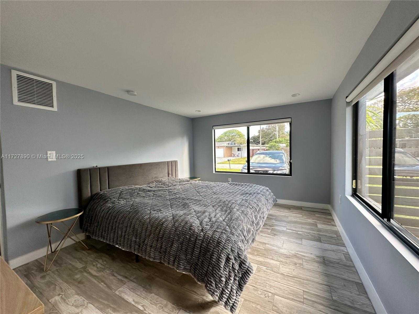 Small Image of 513 NORTH WEST 30TH ST, Wilton Manors Number 24