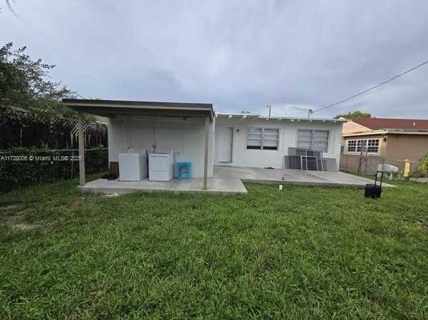 Small Image of 420 NORTH WEST 45TH ST, Miami Number 10