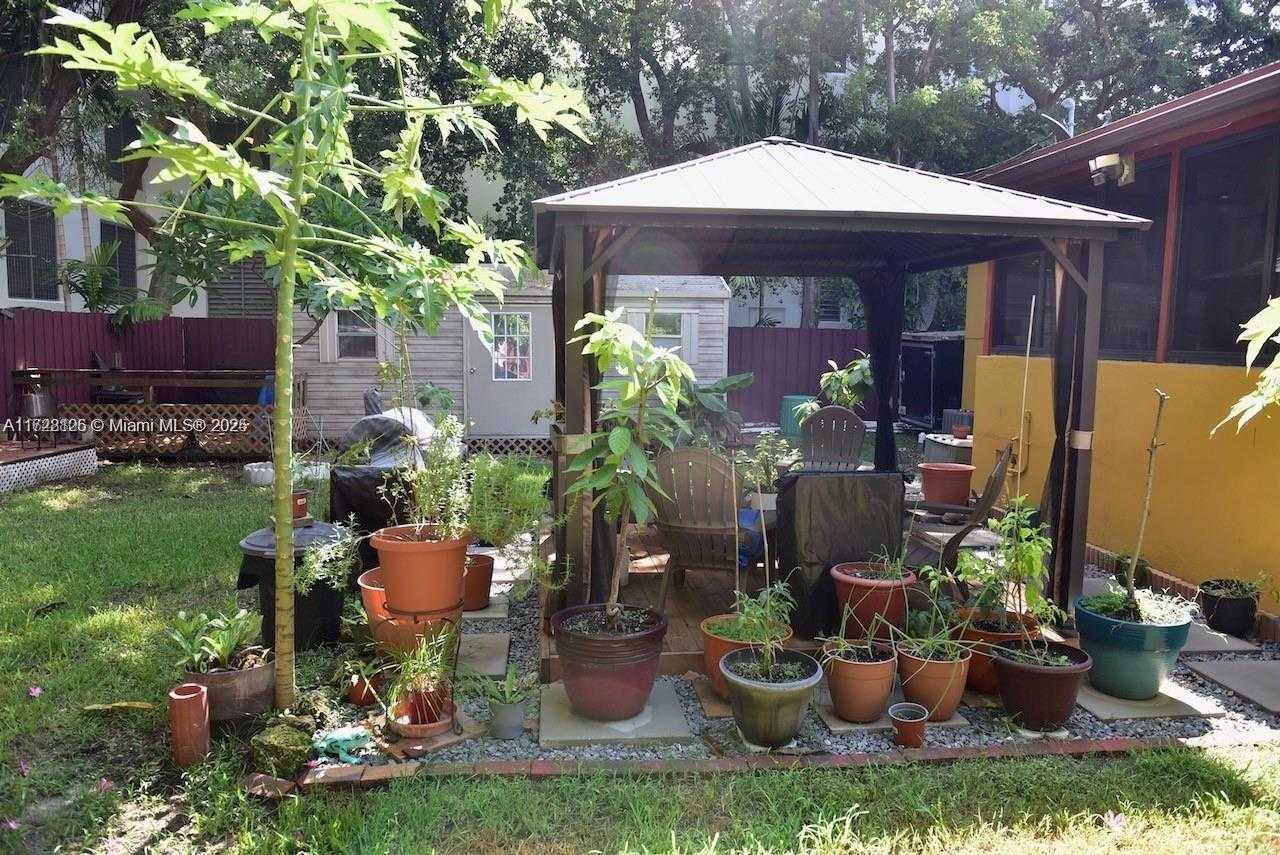 Small Image of 711 NORTH EAST 61ST ST, Miami Number 15