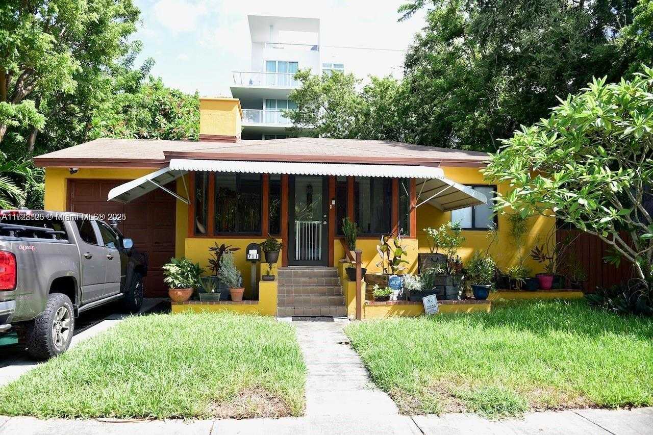 Small Image of 711 NORTH EAST 61ST ST, Miami Number 18