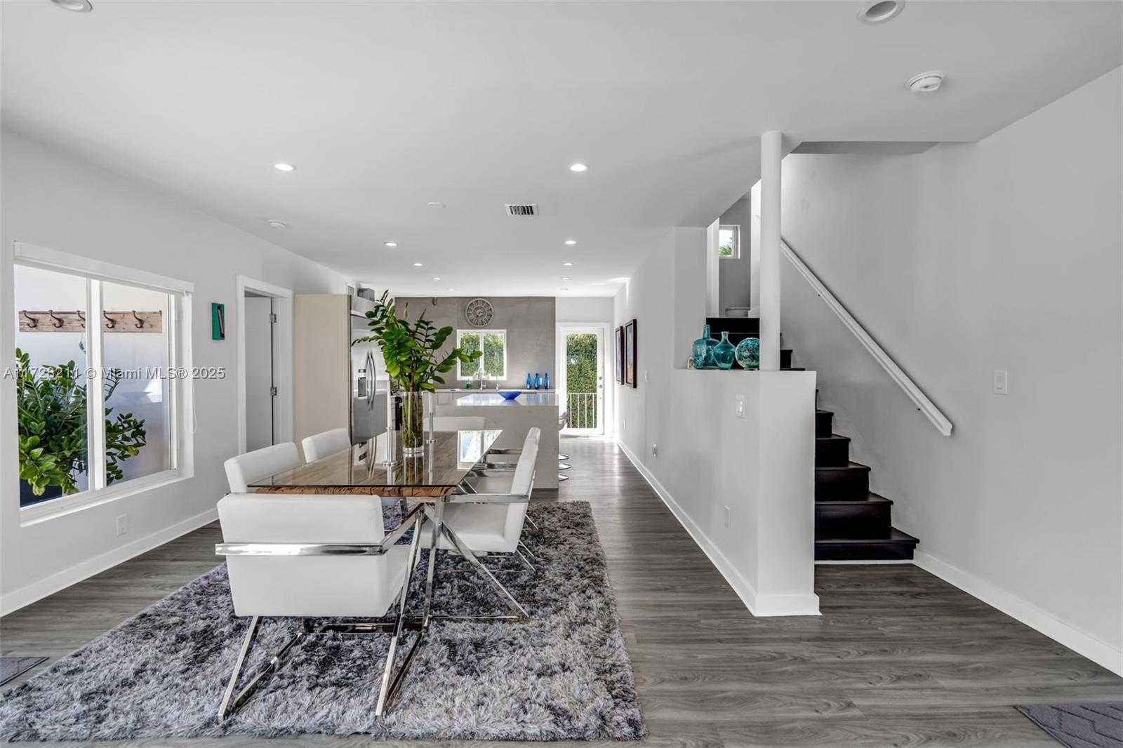 Small Image of 1226 NE 100th St, Miami Shores, FL 33138, USA Number 11