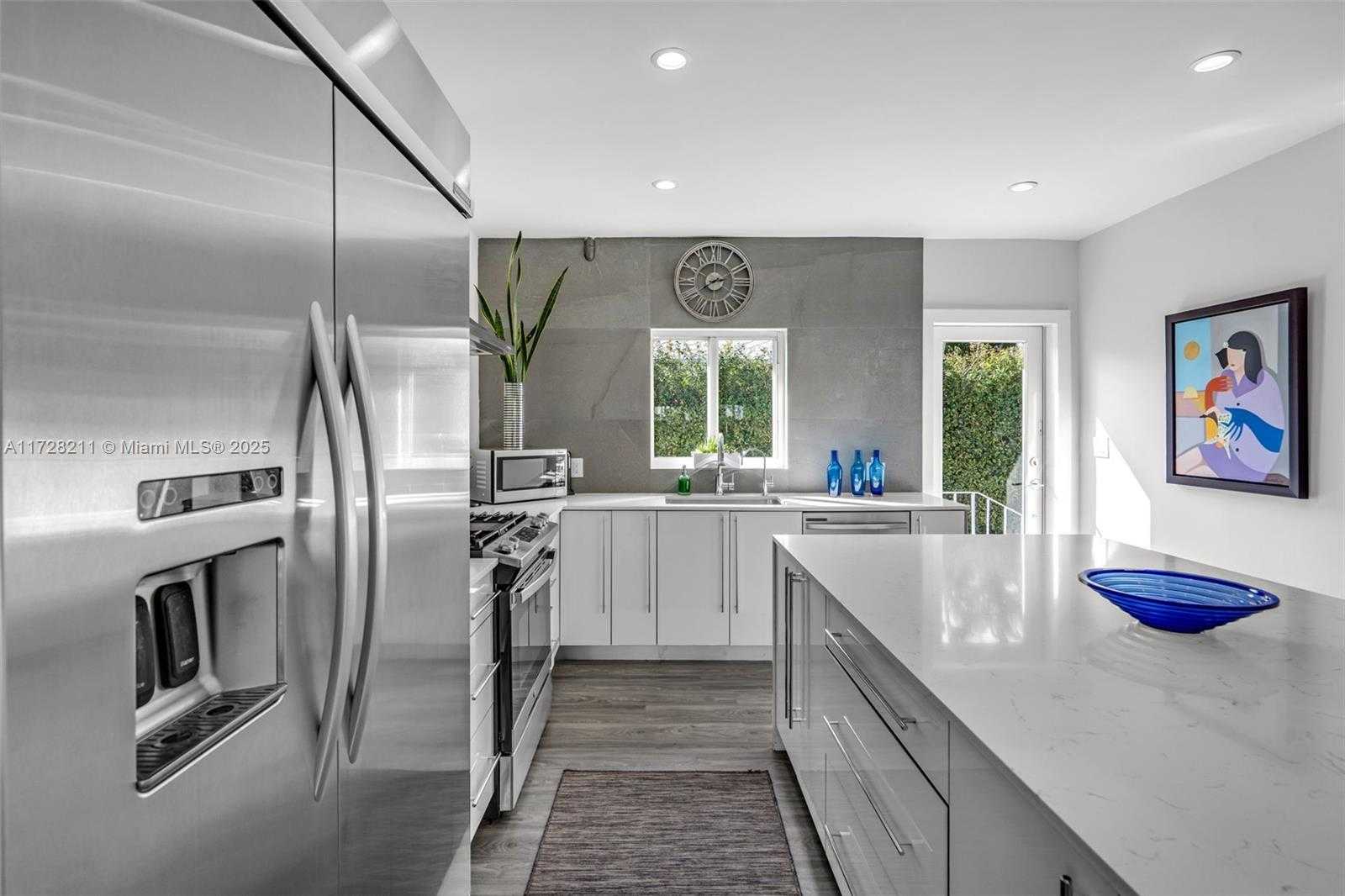 Small Image of 1226 NE 100th St, Miami Shores, FL 33138, USA Number 16
