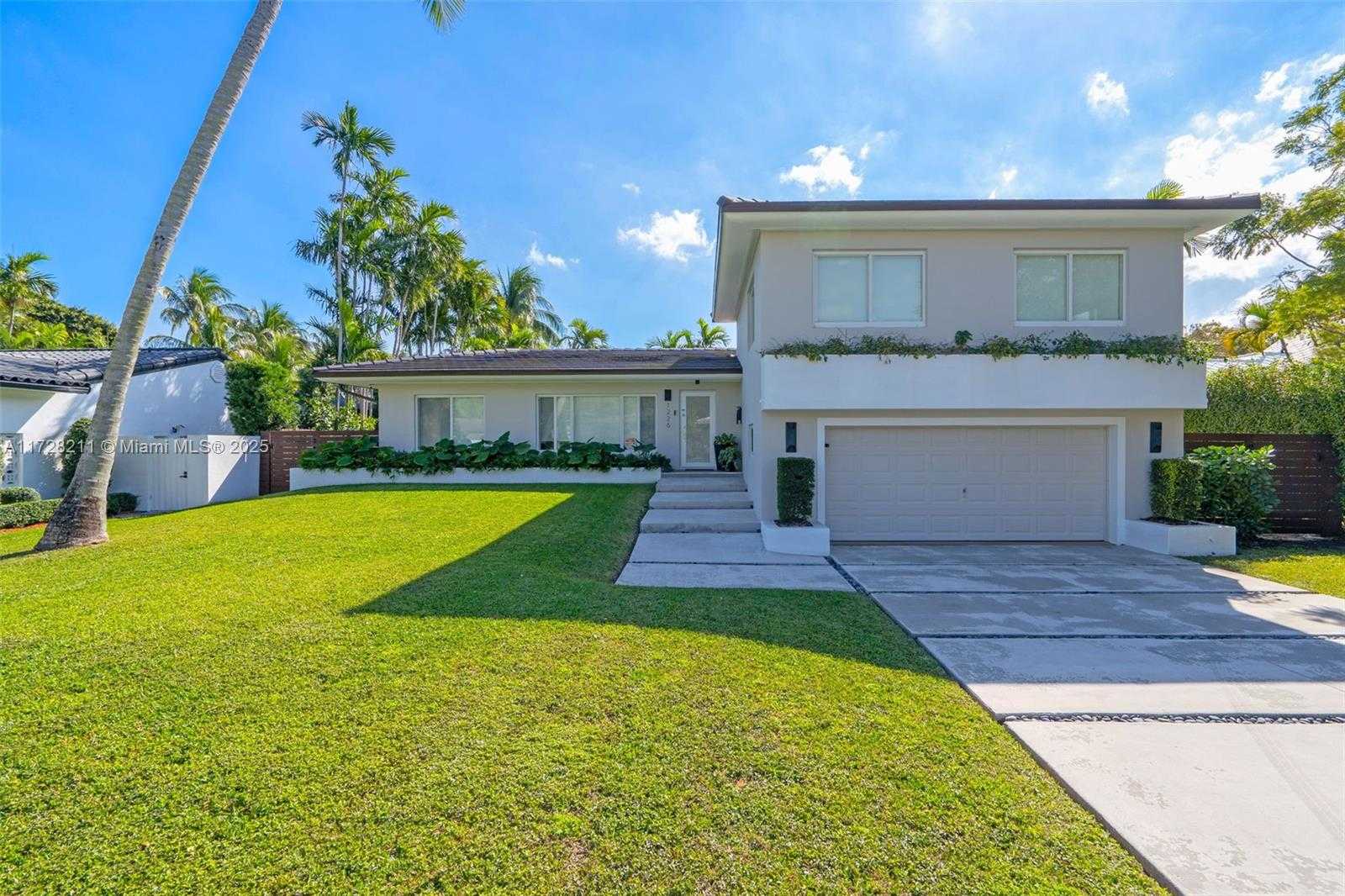 Small Image of 1226 NE 100th St, Miami Shores, FL 33138, USA Number 2