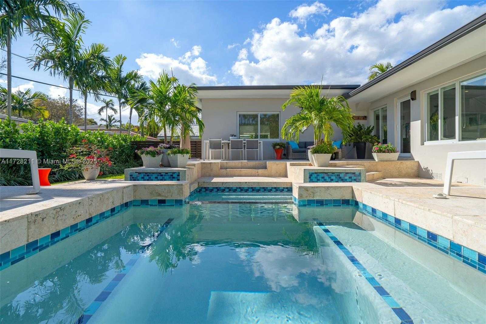 Small Image of 1226 NE 100th St, Miami Shores, FL 33138, USA Number 32