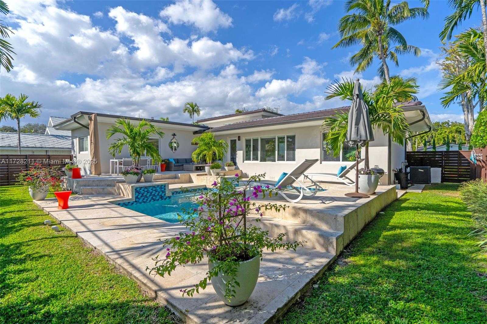 Small Image of 1226 NE 100th St, Miami Shores, FL 33138, USA Number 35