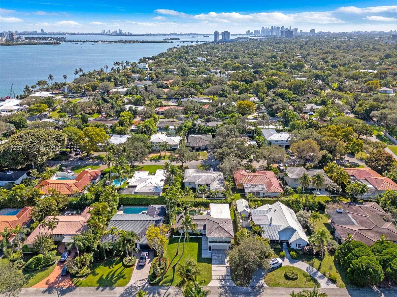 Small Image of 1226 NE 100th St, Miami Shores, FL 33138, USA Number 37