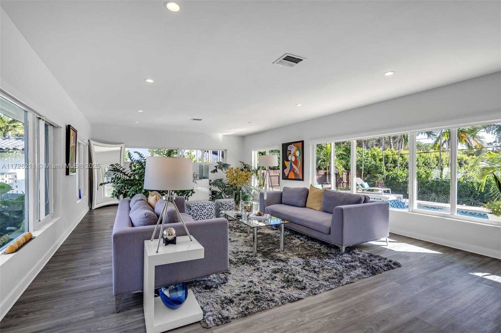 Small Image of 1226 NE 100th St, Miami Shores, FL 33138, USA Number 6