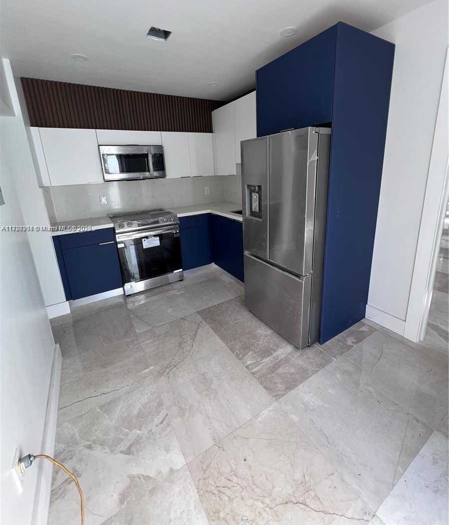 Small Image of 2114 PLUNKETT ST, Hollywood Number 11