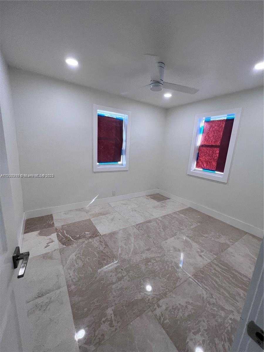 Small Image of 2114 PLUNKETT ST, Hollywood Number 7