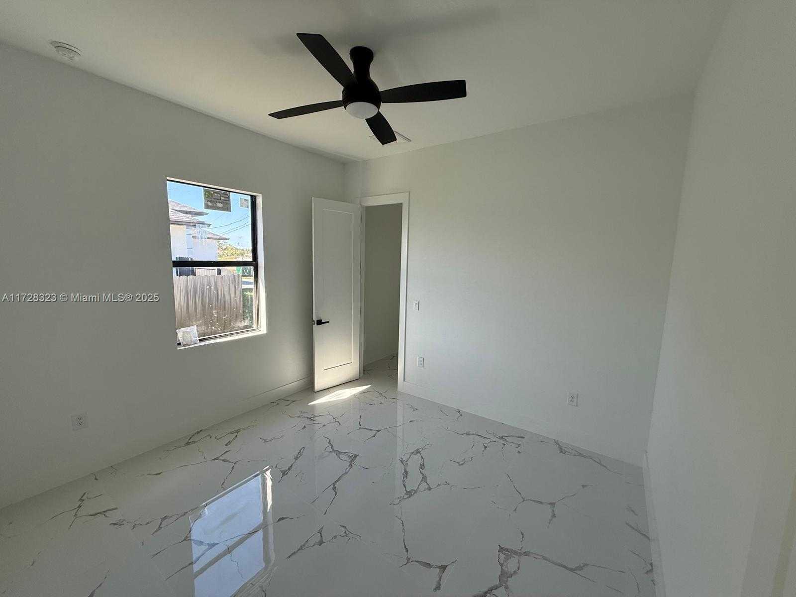 Small Image of 1320 NE 14TH AVE, Cape Coral Number 13