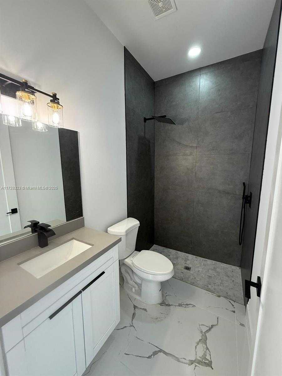 Small Image of 1320 NE 14TH AVE, Cape Coral Number 14