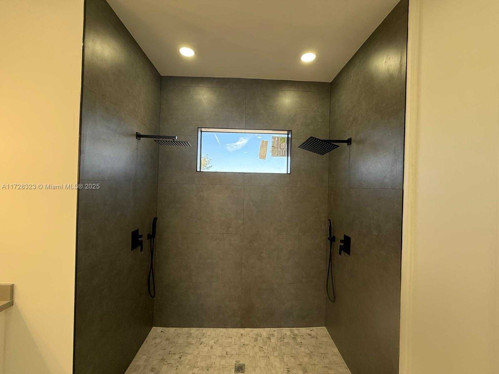 Small Image of 1320 NE 14TH AVE, Cape Coral Number 15
