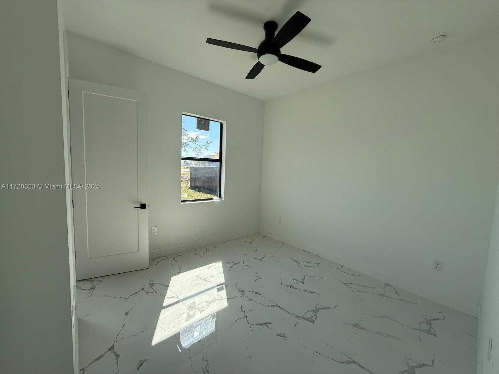 Small Image of 1320 NE 14TH AVE, Cape Coral Number 18