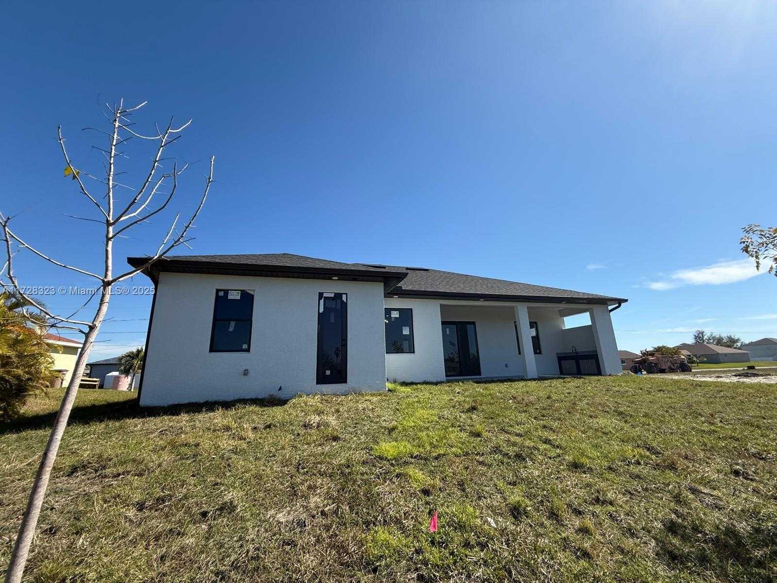 Small Image of 1320 NE 14TH AVE, Cape Coral Number 26