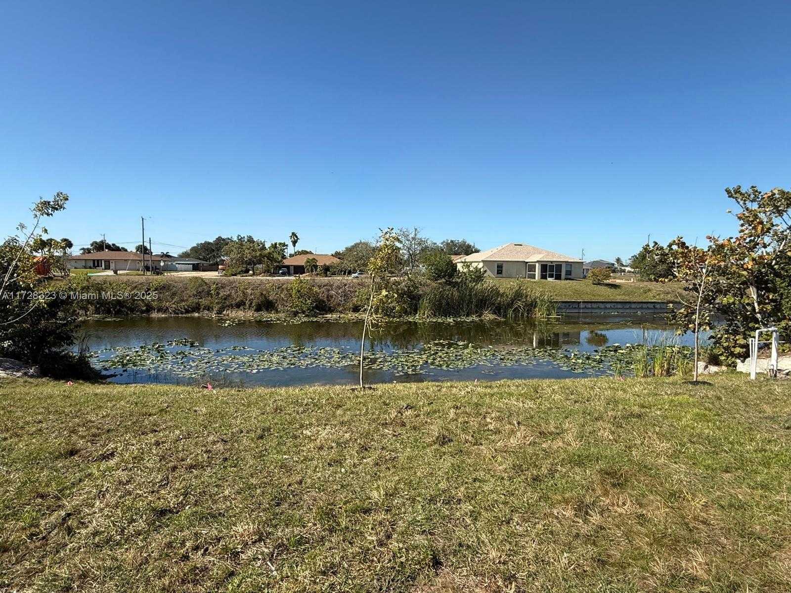 Small Image of 1320 NE 14TH AVE, Cape Coral Number 33