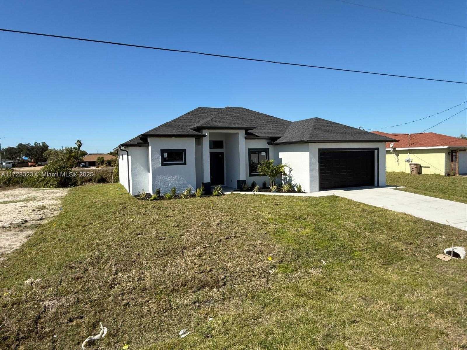 Small Image of 1320 NE 14TH AVE, Cape Coral Number 6