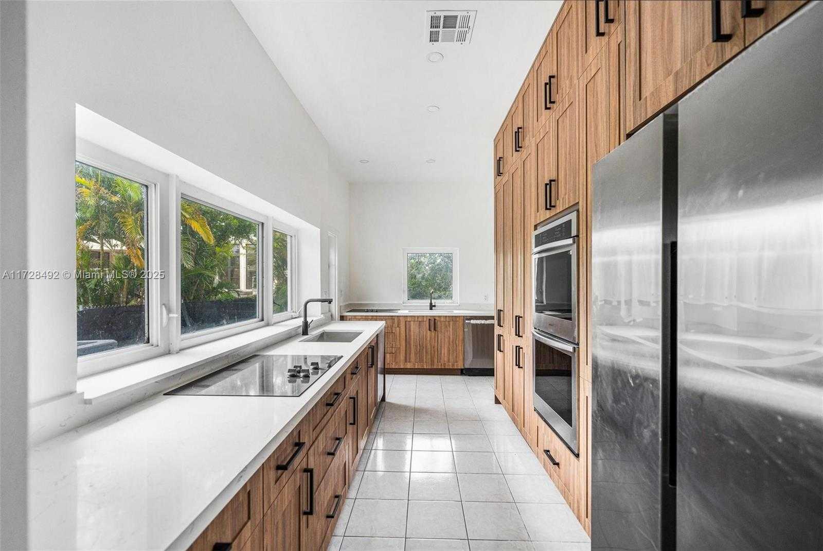 Small Image of 253 BAL CROSS DR, Bal Harbour Number 11