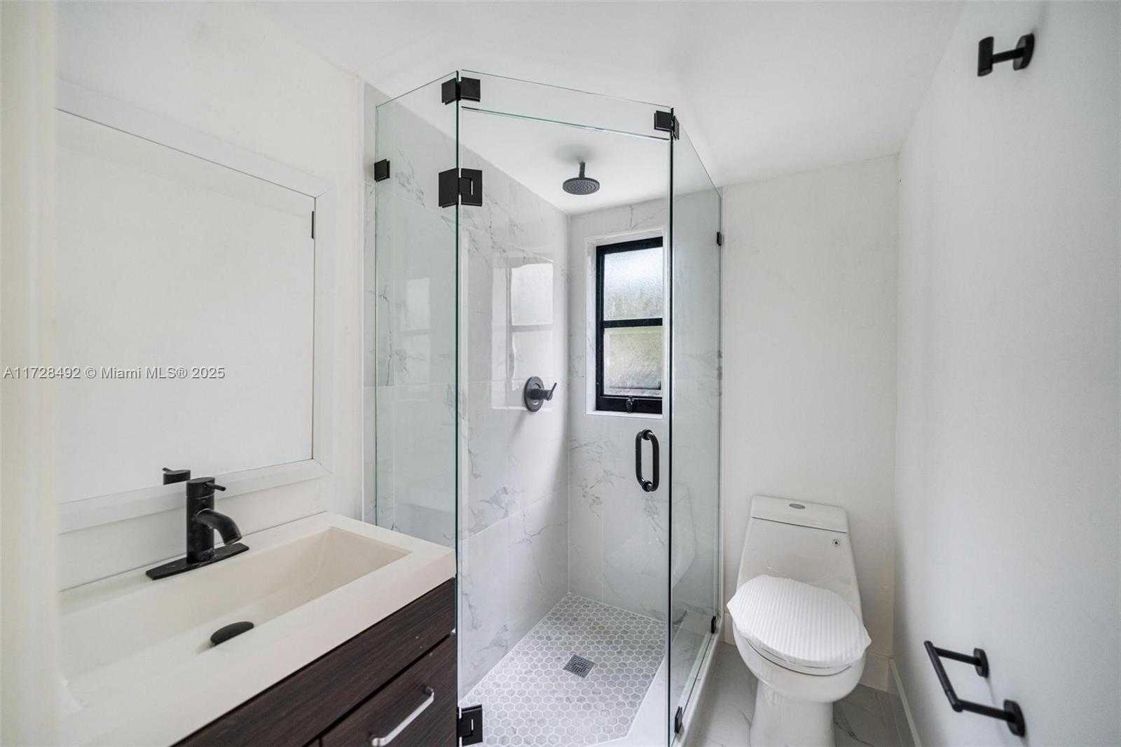 Small Image of 253 BAL CROSS DR, Bal Harbour Number 16