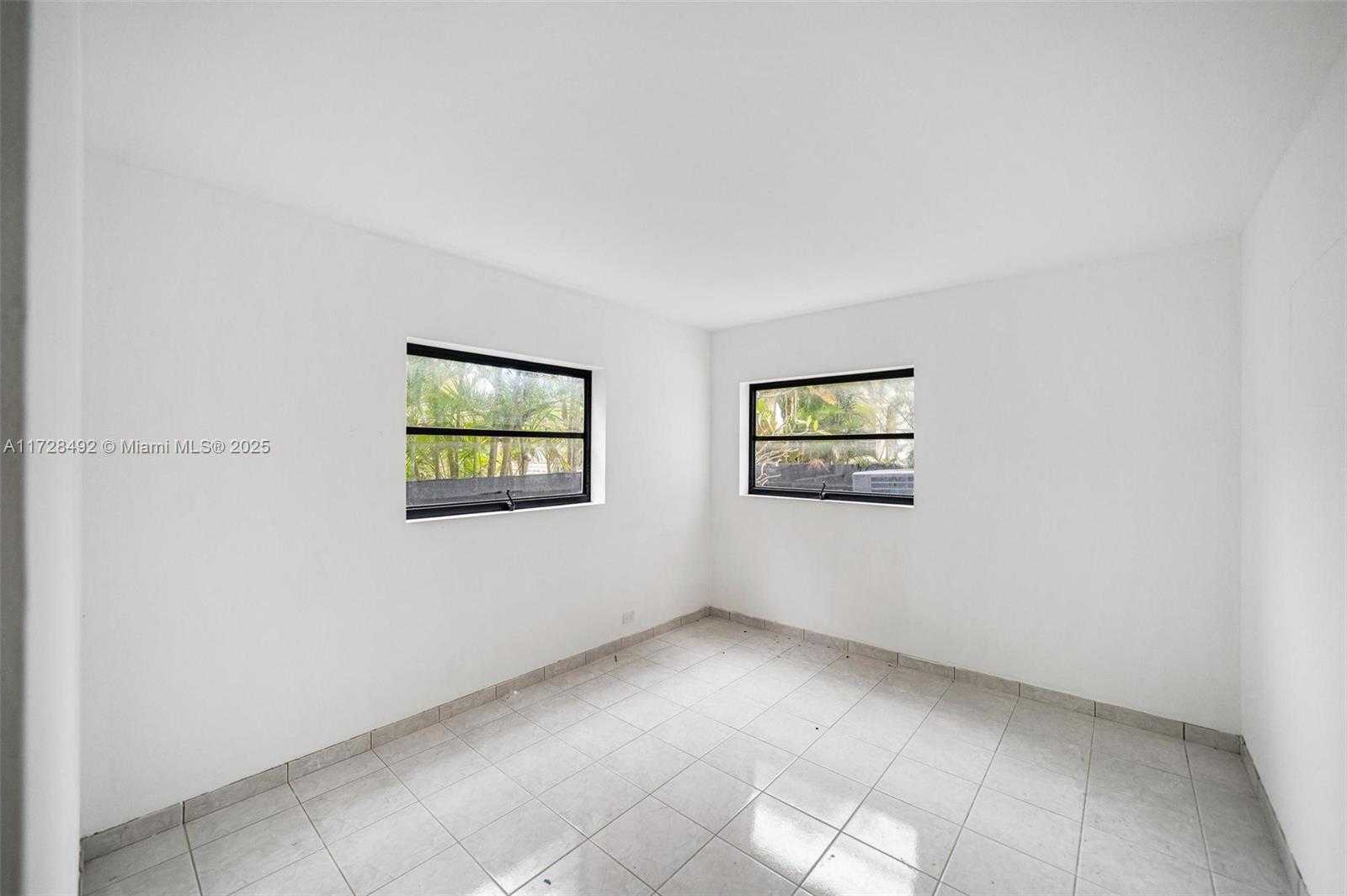 Small Image of 253 BAL CROSS DR, Bal Harbour Number 17