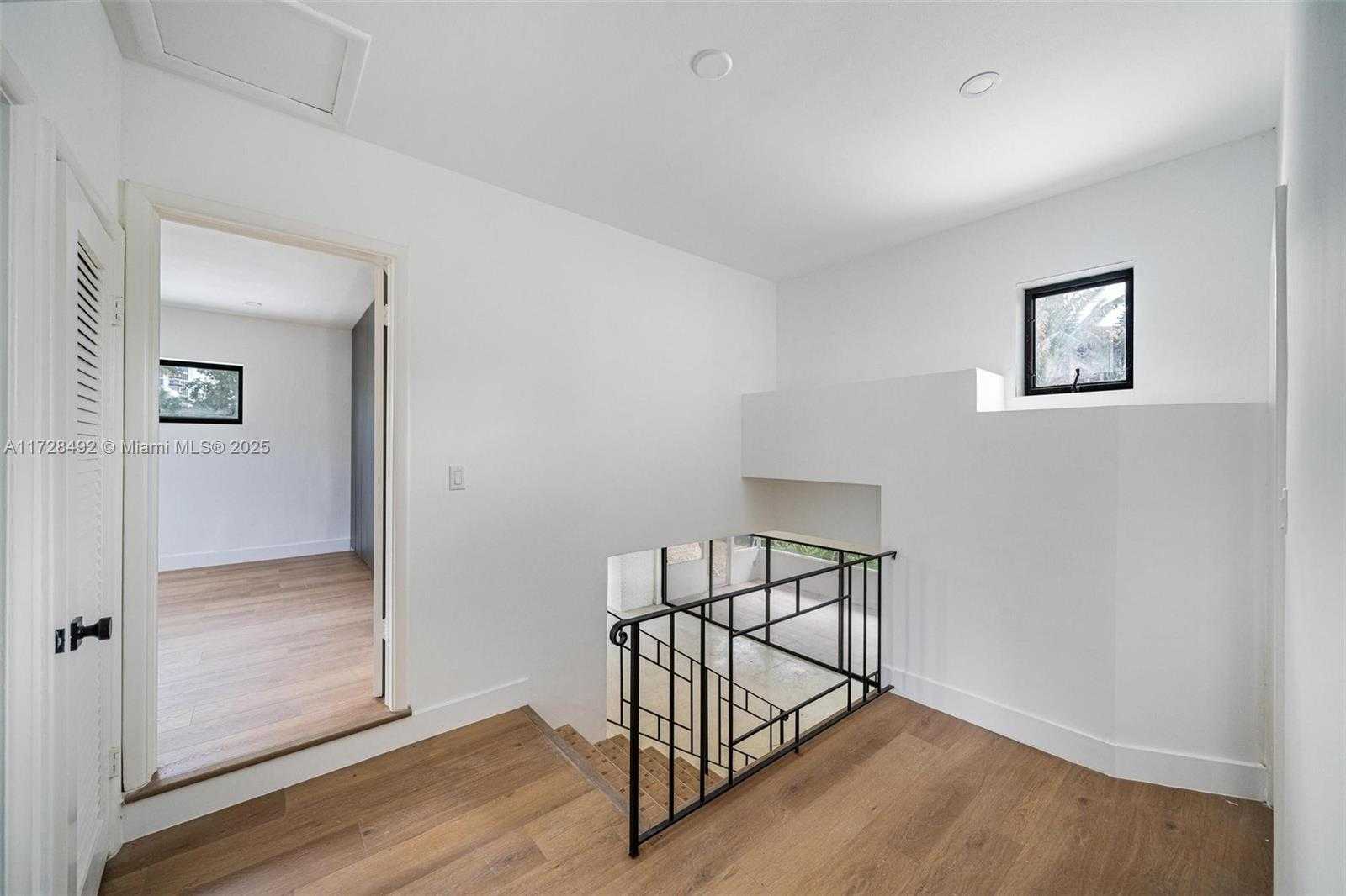 Small Image of 253 BAL CROSS DR, Bal Harbour Number 19