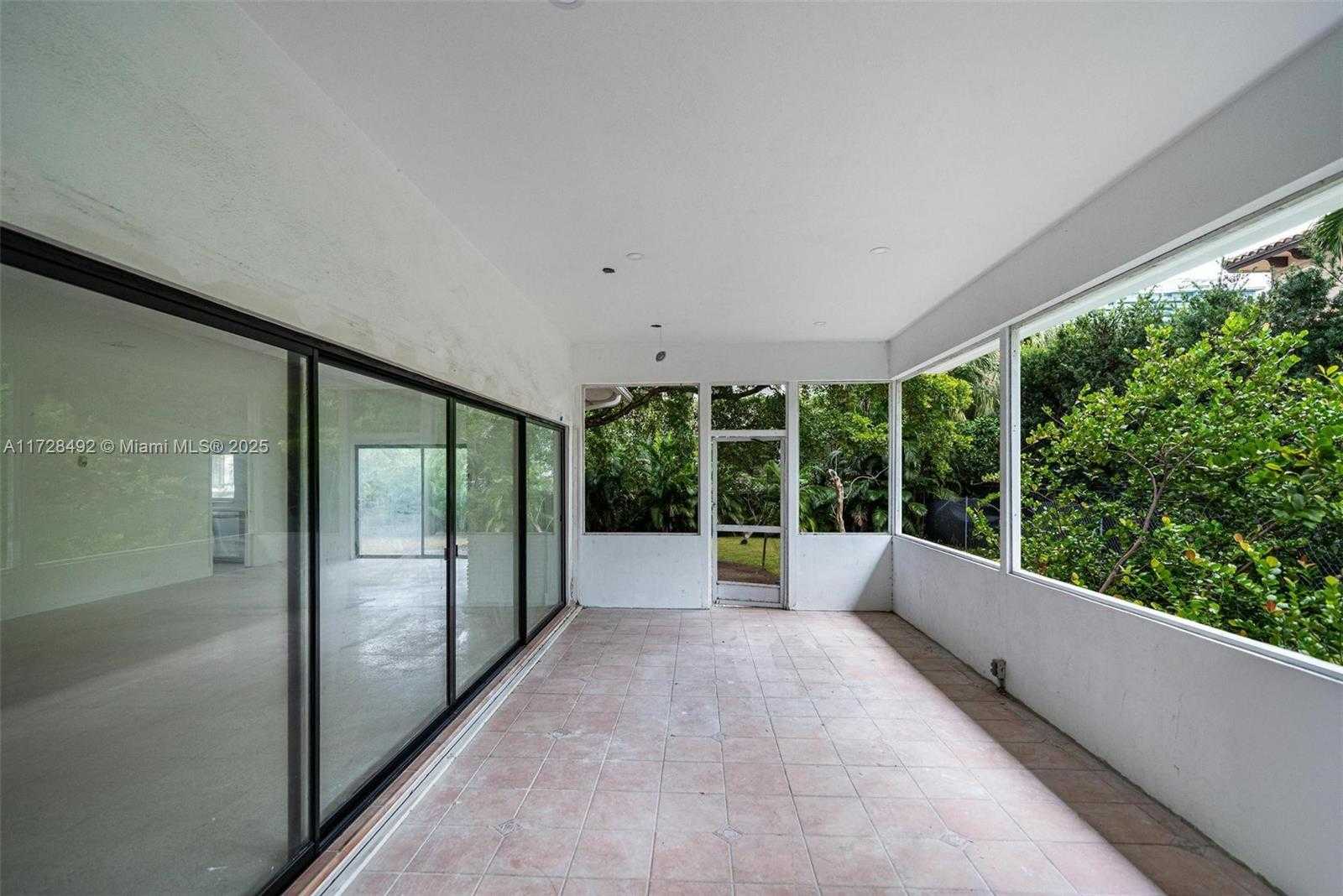 Small Image of 253 BAL CROSS DR, Bal Harbour Number 23