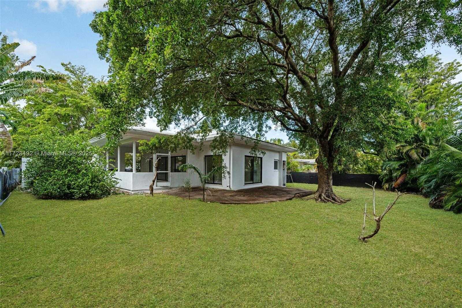 Small Image of 253 BAL CROSS DR, Bal Harbour Number 24