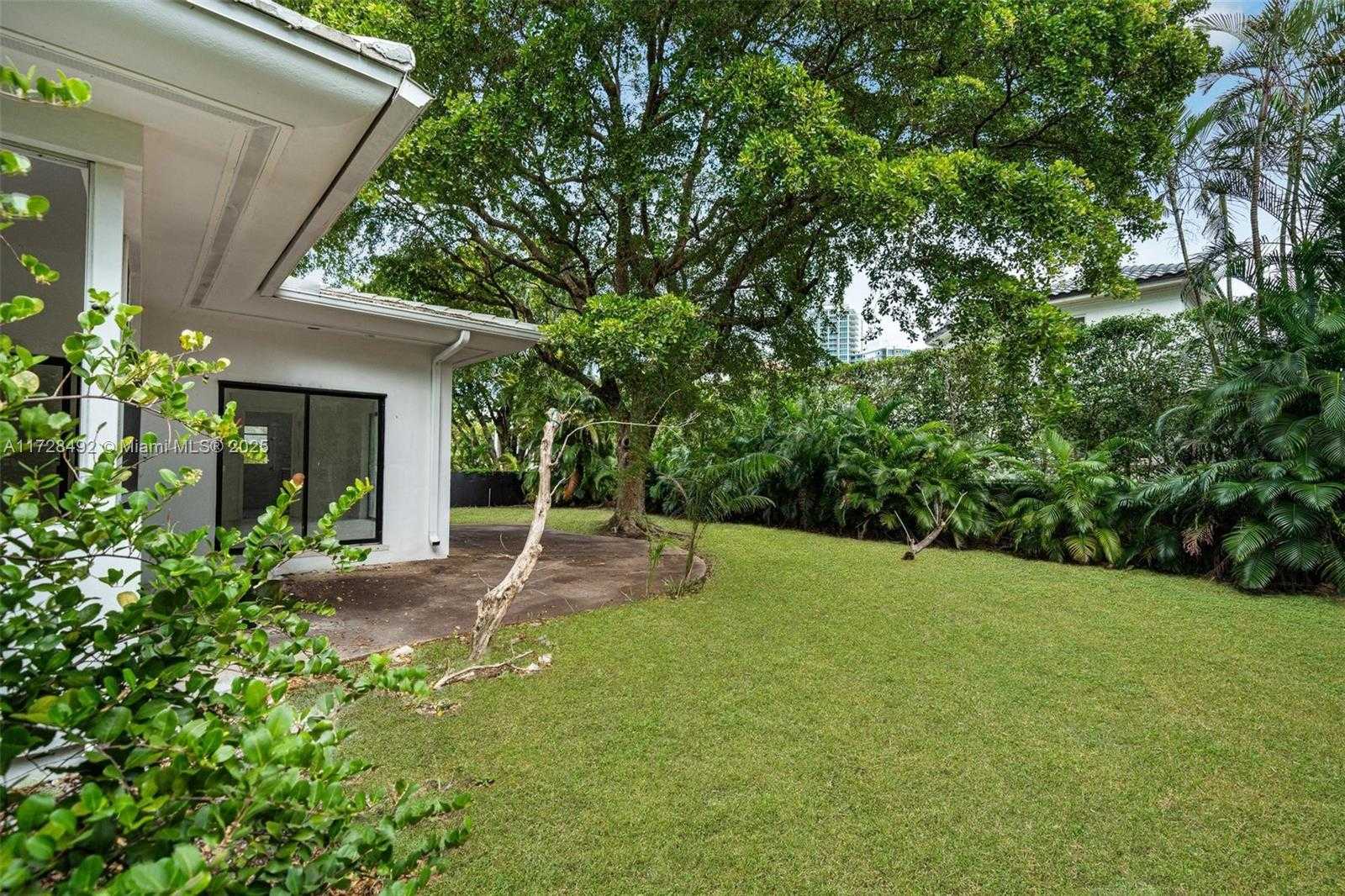Small Image of 253 BAL CROSS DR, Bal Harbour Number 27