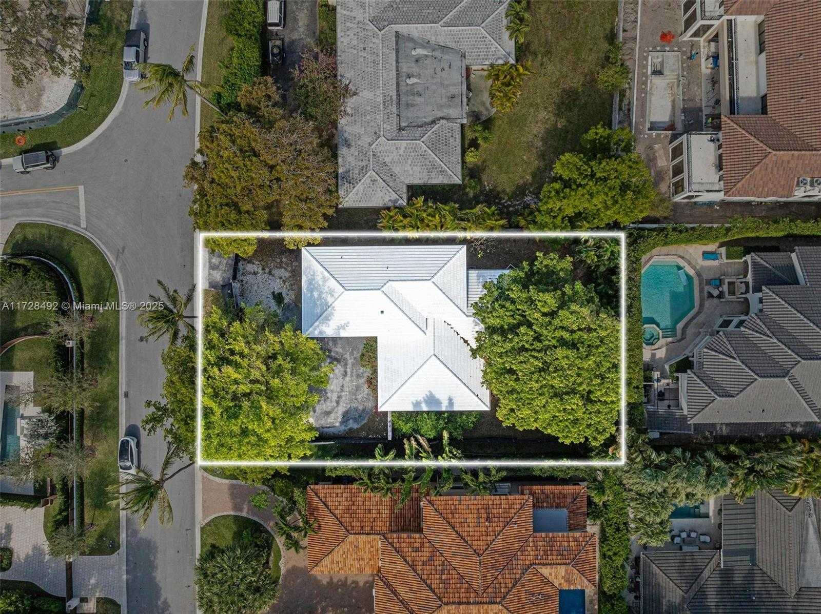 Small Image of 253 BAL CROSS DR, Bal Harbour Number 34
