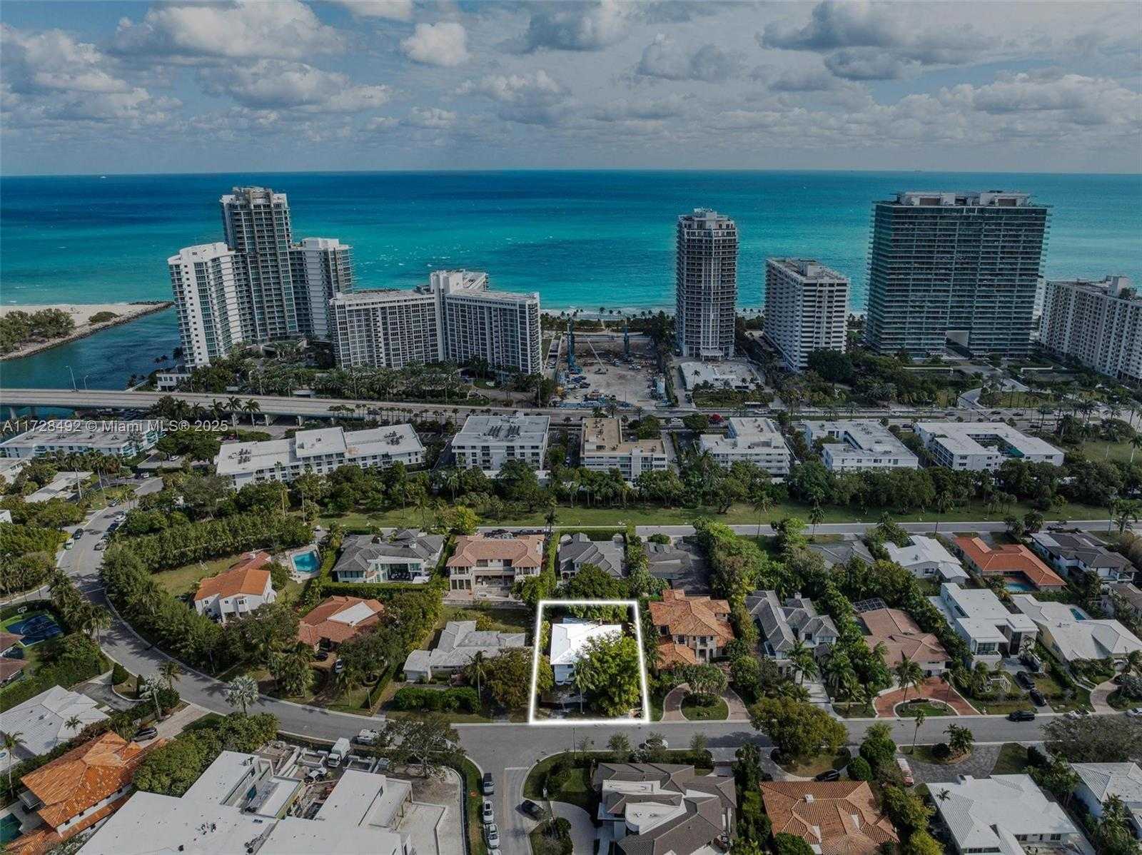 Small Image of 253 BAL CROSS DR, Bal Harbour Number 35