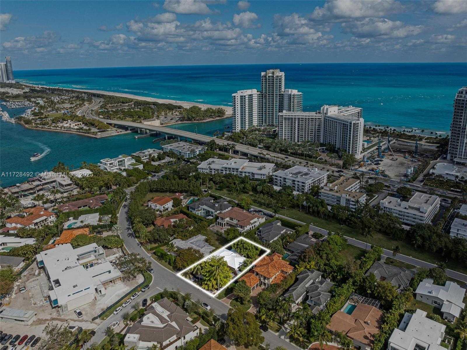 Small Image of 253 BAL CROSS DR, Bal Harbour Number 36