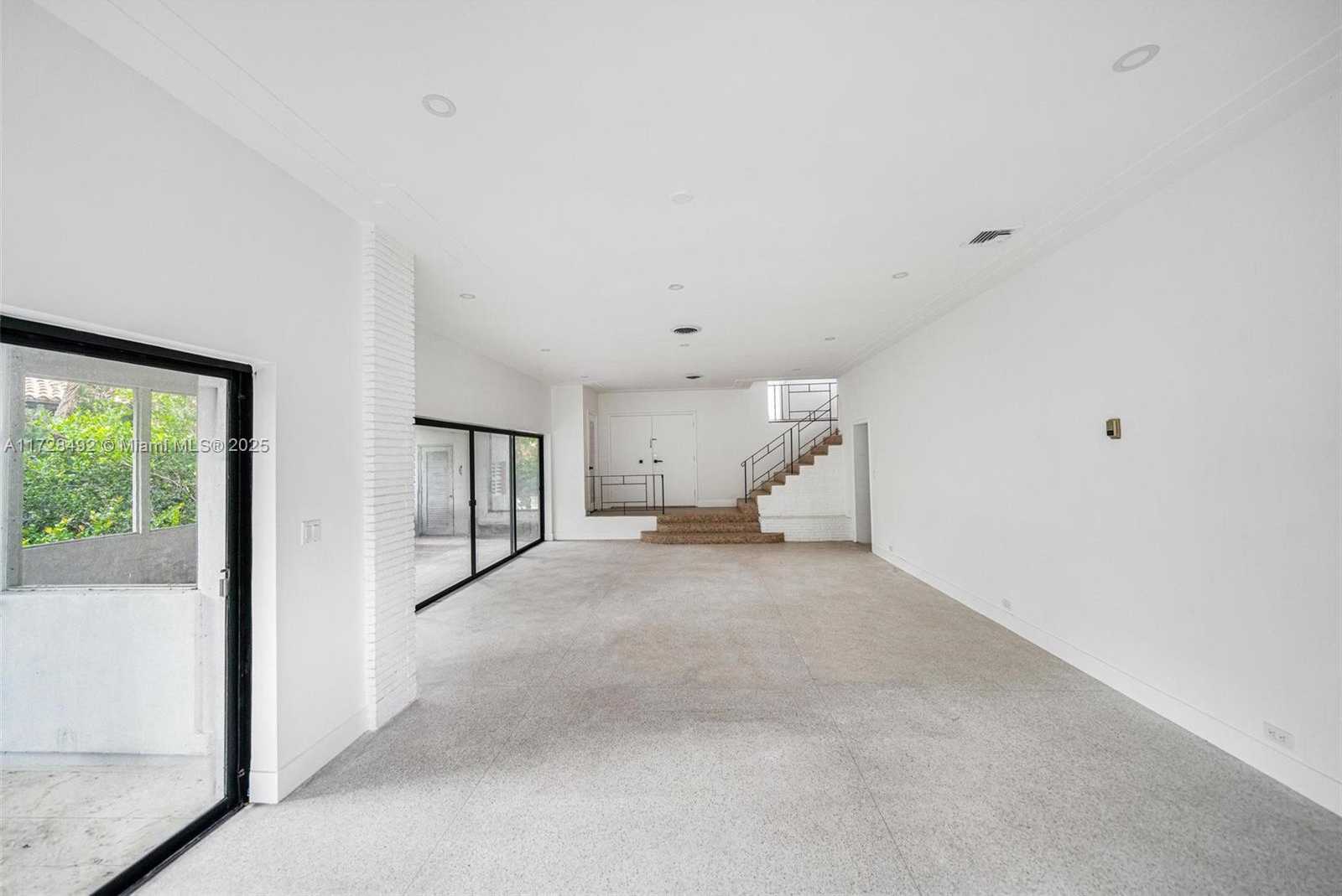 Small Image of 253 BAL CROSS DR, Bal Harbour Number 4