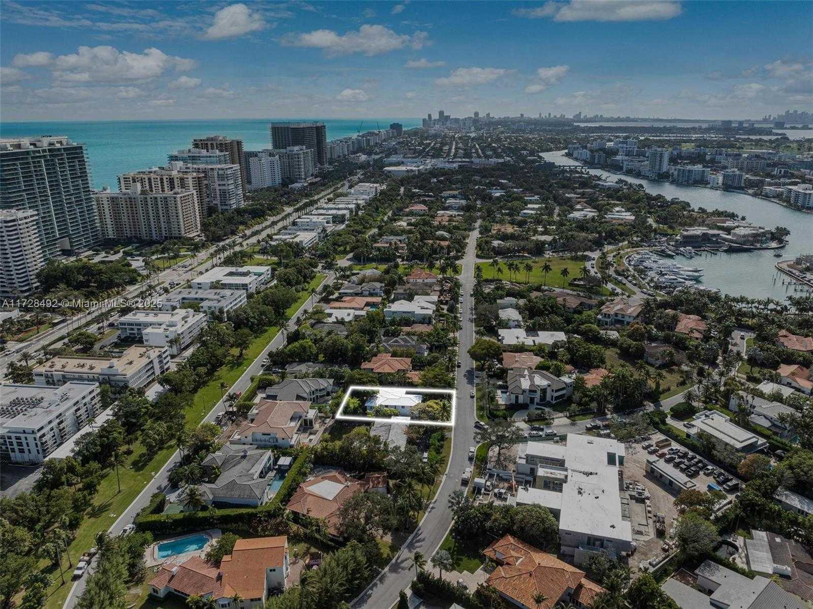 Small Image of 253 BAL CROSS DR, Bal Harbour Number 43