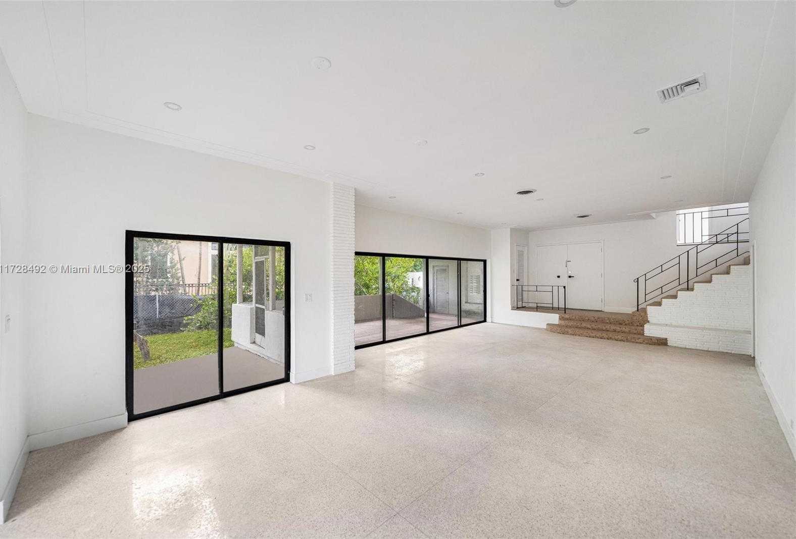 Small Image of 253 BAL CROSS DR, Bal Harbour Number 5