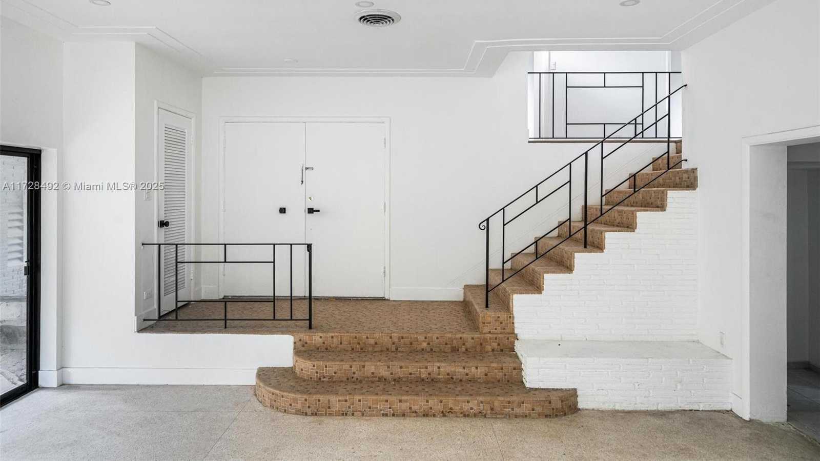 Small Image of 253 BAL CROSS DR, Bal Harbour Number 6
