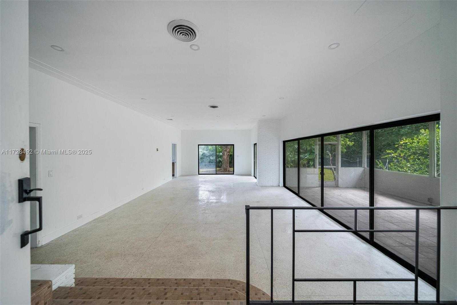 Small Image of 253 BAL CROSS DR, Bal Harbour Number 9