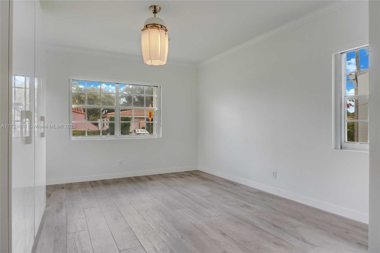Small Image of 8934 Emerson Ave, Surfside, FL 33154, USA Number 16