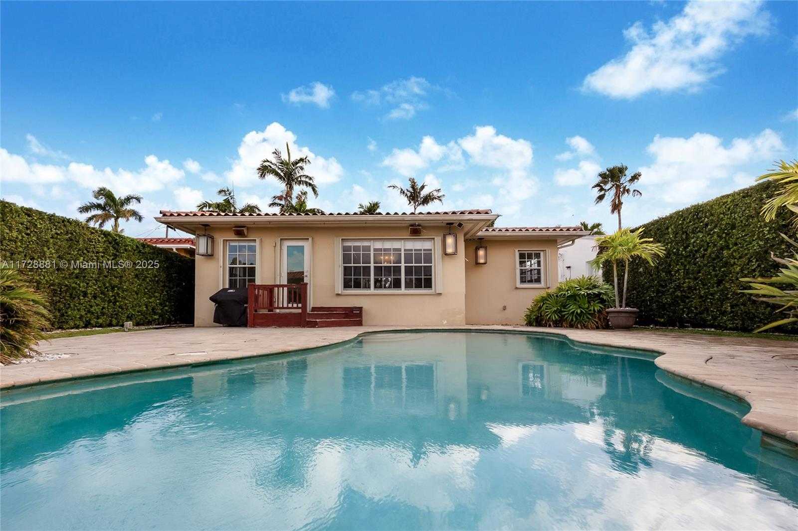 Small Image of 8934 Emerson Ave, Surfside, FL 33154, USA Number 2