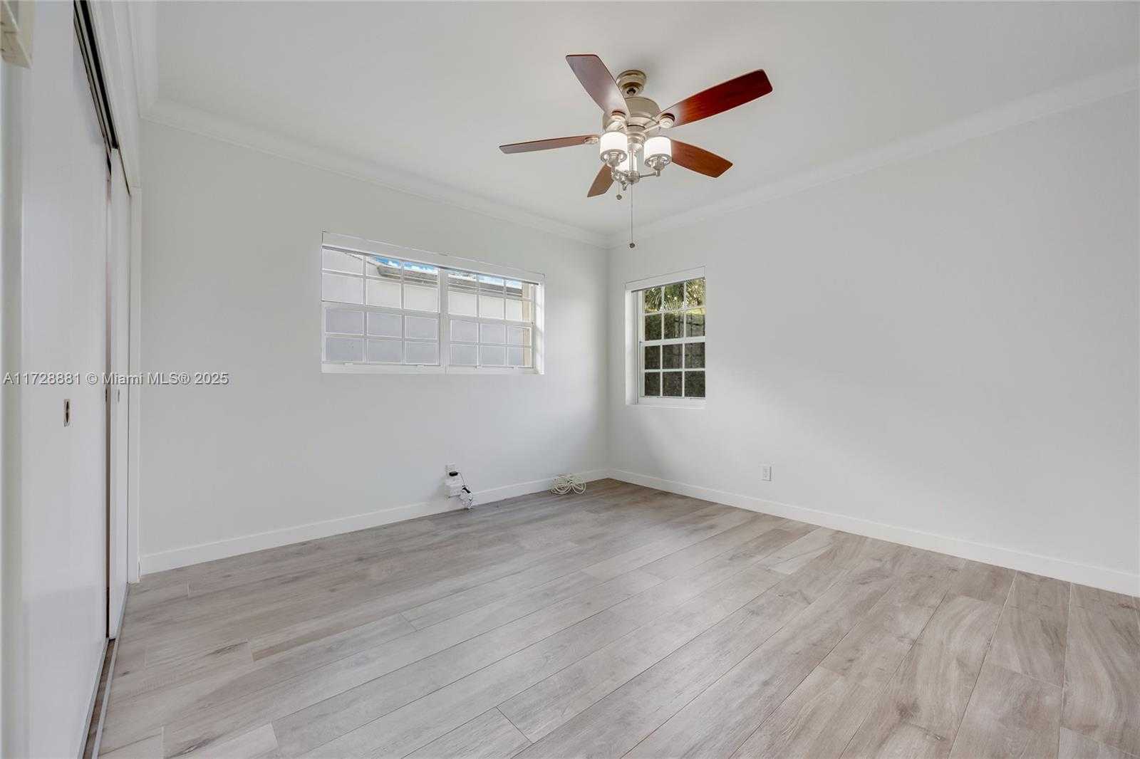 Small Image of 8934 Emerson Ave, Surfside, FL 33154, USA Number 21