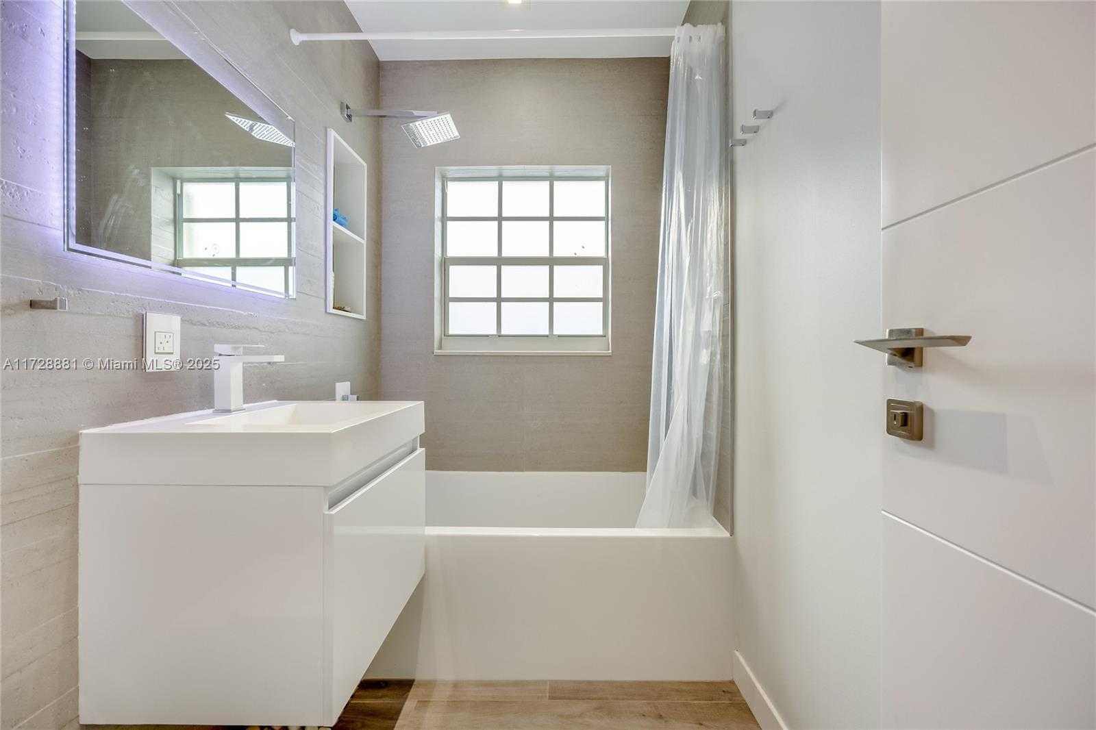 Small Image of 8934 Emerson Ave, Surfside, FL 33154, USA Number 23