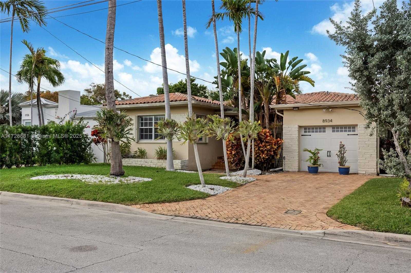 Small Image of 8934 Emerson Ave, Surfside, FL 33154, USA Number 28