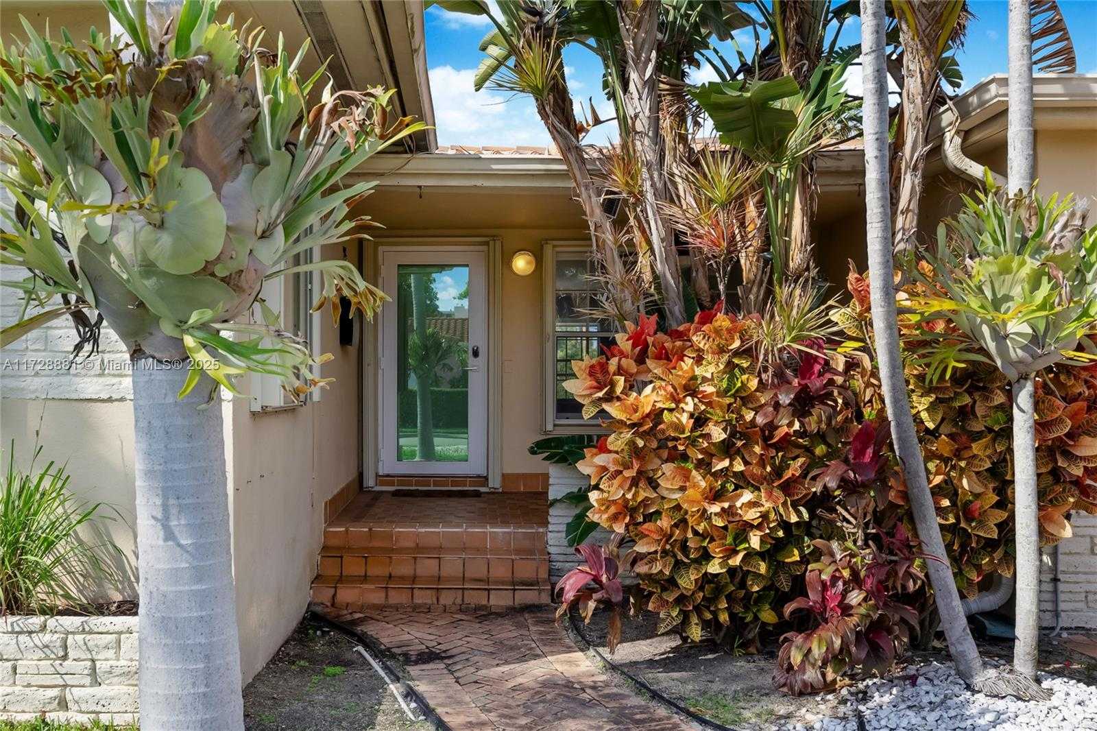 Small Image of 8934 Emerson Ave, Surfside, FL 33154, USA Number 29