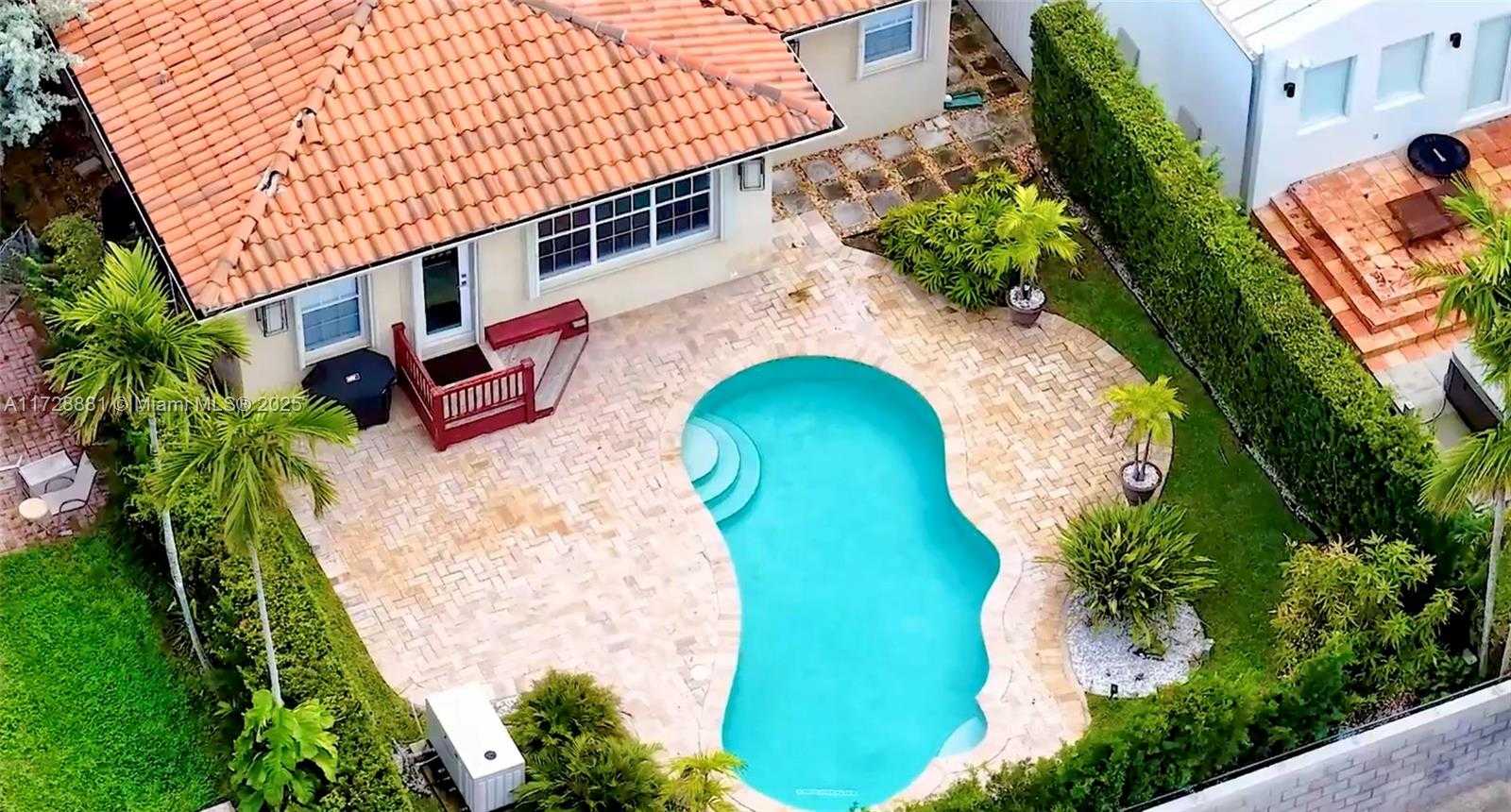 Small Image of 8934 Emerson Ave, Surfside, FL 33154, USA Number 33
