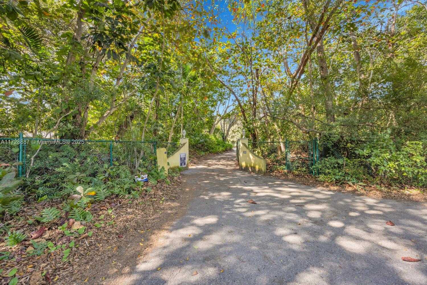 Small Image of 15000 OLD CUTLER RD, Palmetto Bay Number 10