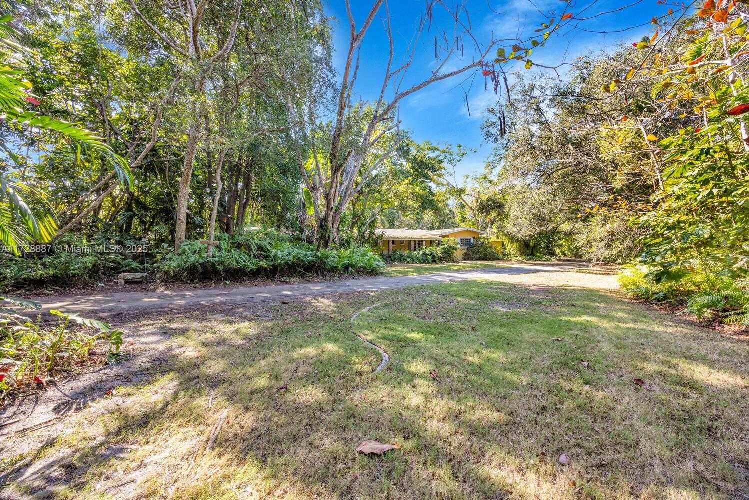 Small Image of 15000 OLD CUTLER RD, Palmetto Bay Number 11