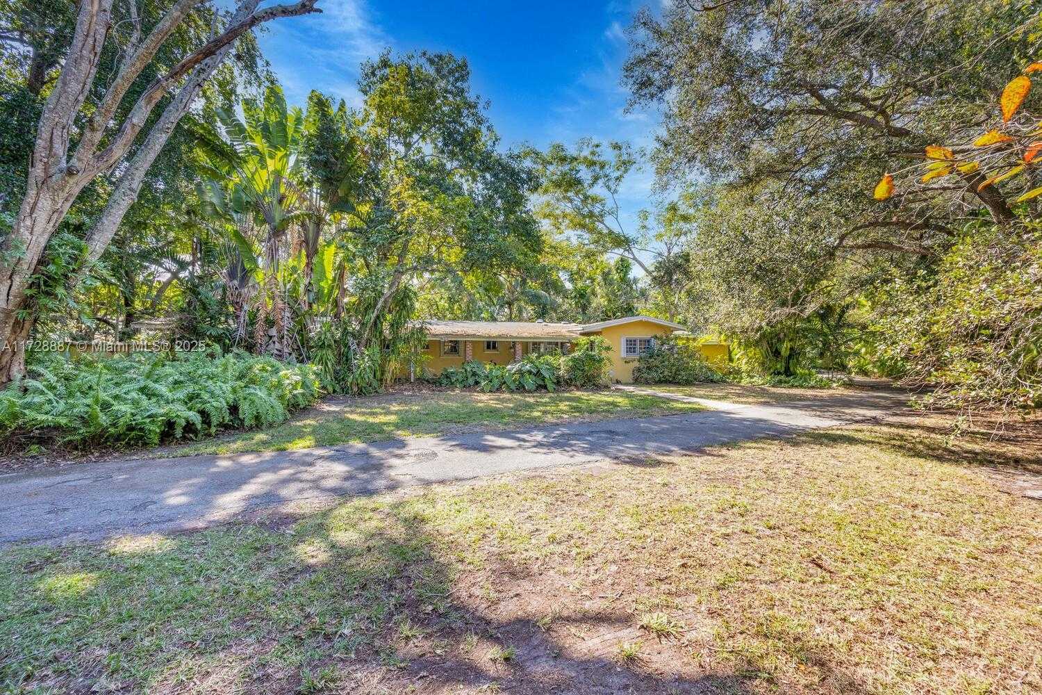 Small Image of 15000 OLD CUTLER RD, Palmetto Bay Number 3