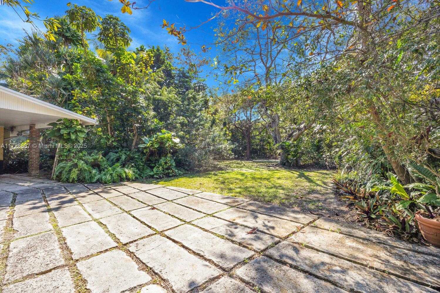 Small Image of 15000 OLD CUTLER RD, Palmetto Bay Number 8