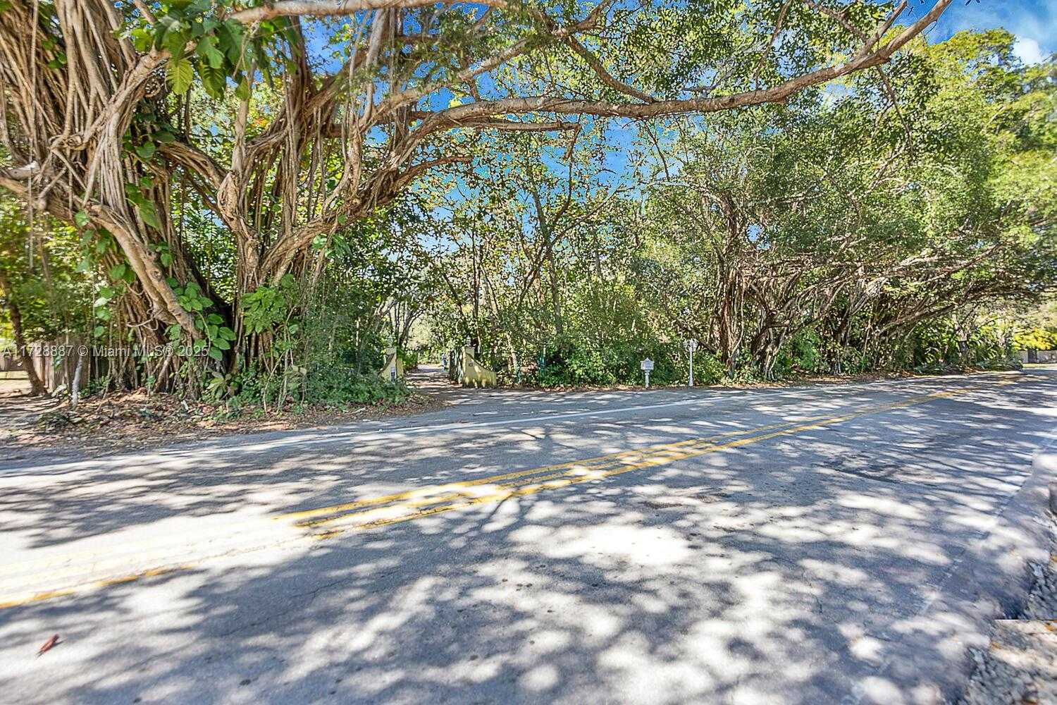 Small Image of 15000 OLD CUTLER RD, Palmetto Bay Number 9