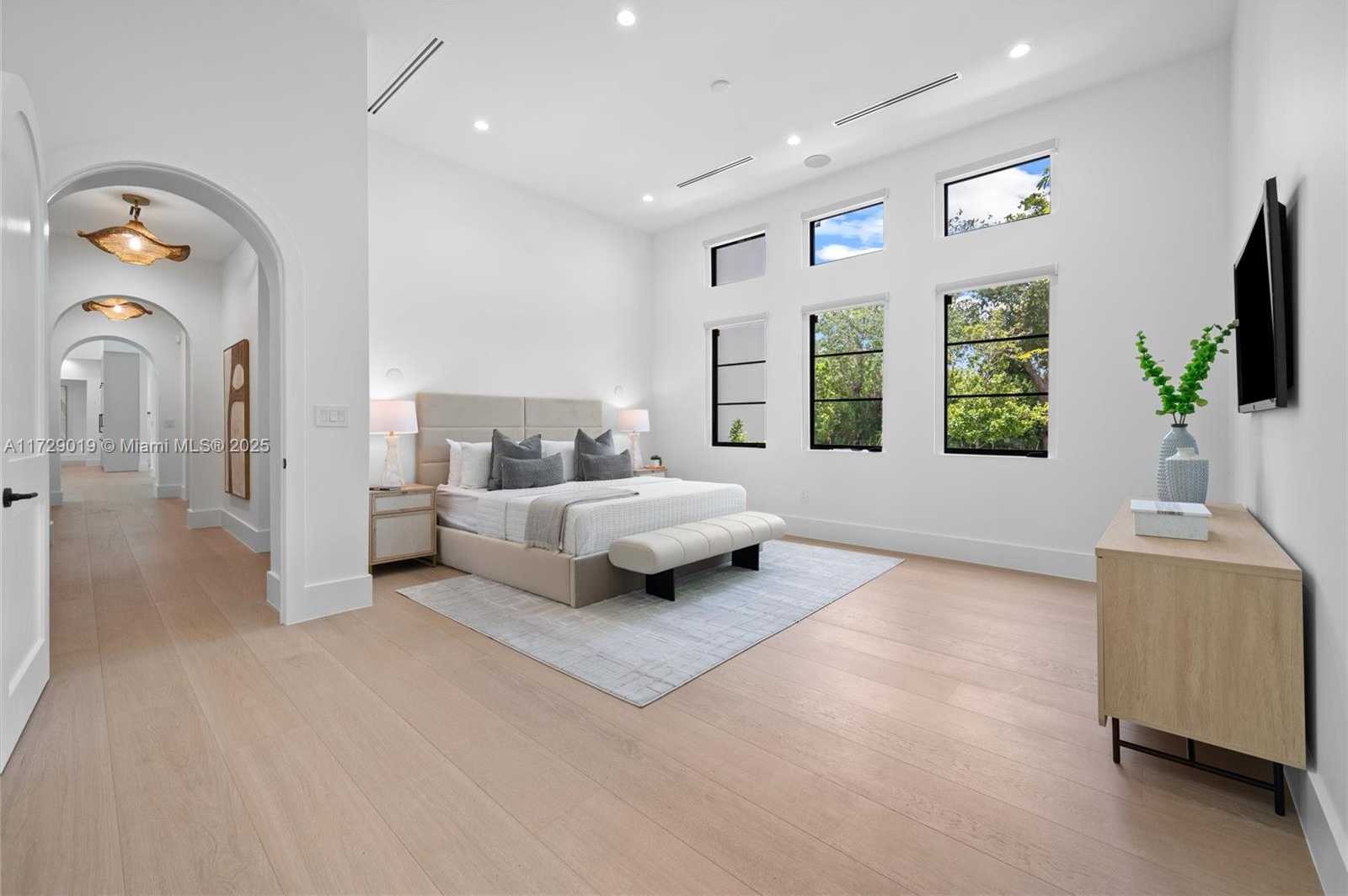 Small Image of 11001 SOUTH WEST 74TH AVE, Pinecrest Number 12