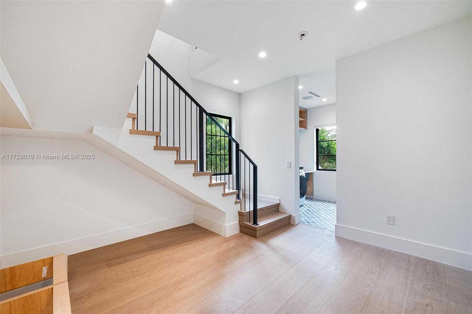Small Image of 11001 SOUTH WEST 74TH AVE, Pinecrest Number 17