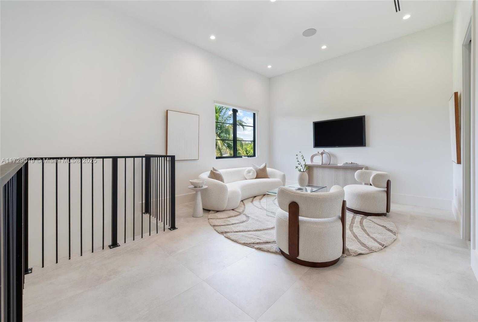 Small Image of 11001 SOUTH WEST 74TH AVE, Pinecrest Number 18